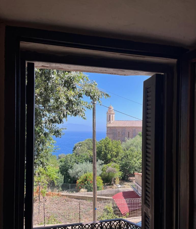 Charmant Duplex Au Coeur De Cargese Vue Mer 外观 照片